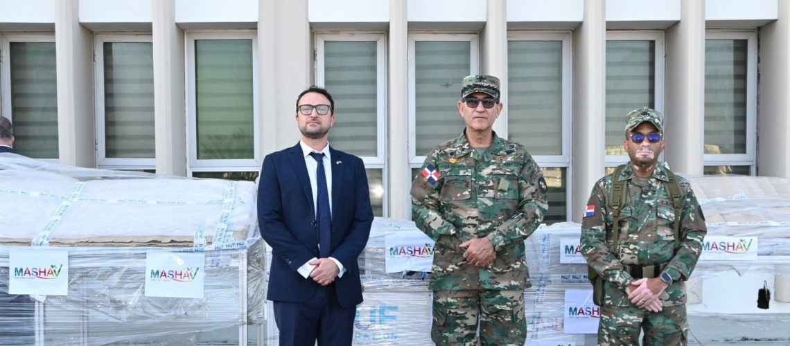 Embajada de Israel dona equipo de purificación de agua para militares en la frontera dominicana 1