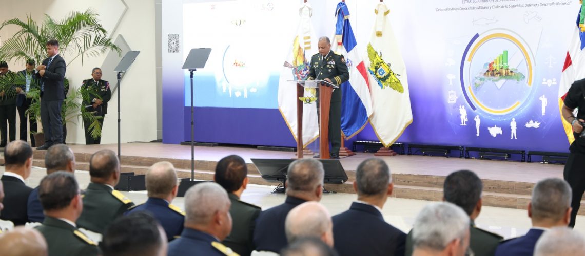 En Simposio Internacional UNADE 2025 del Ministerio de Defensa debaten estrategias de seguridad, comercio y desarrollo sostenible 2