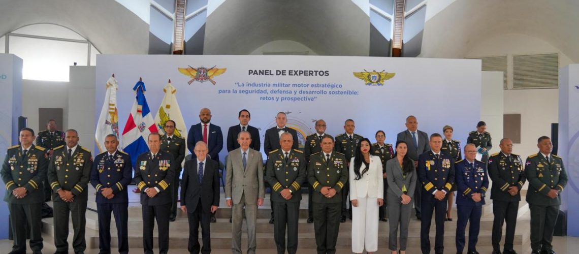 En el Ministerio de Defensa expertos analizan el rol estratégico de la industria militar 8