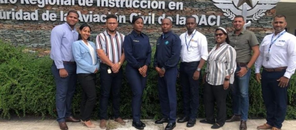 Escuela Aviación Civil concluye formación de nuevos docentes