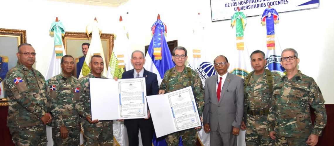 Hospitales militares reciben del MESCyT acreditación universitaria docente 3