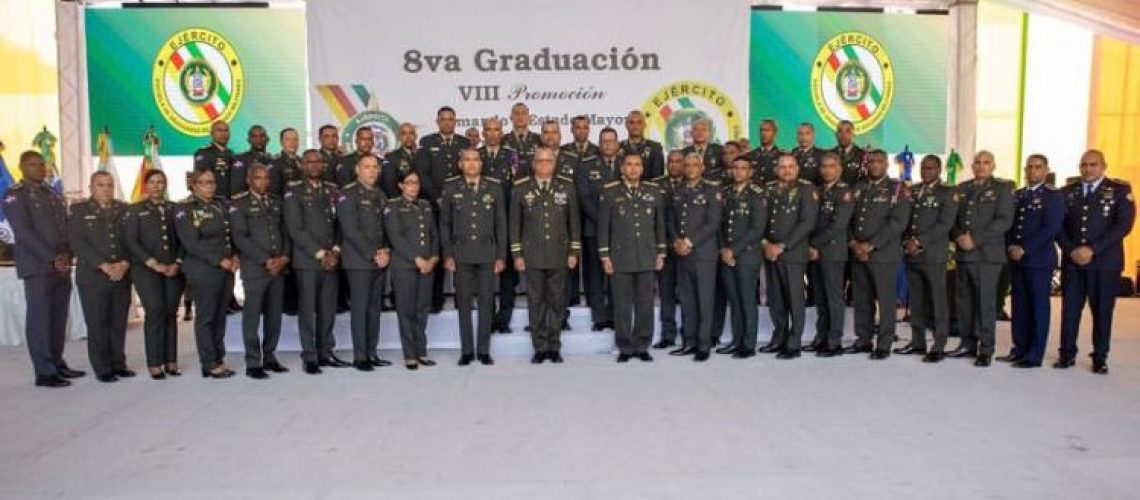 La-Escuela-de-Graduados-de-Estudios-Militares-del-Ejercito-de-Republica-Dominicana-EGEMERD-realiza-graduacion-ordinaria-1