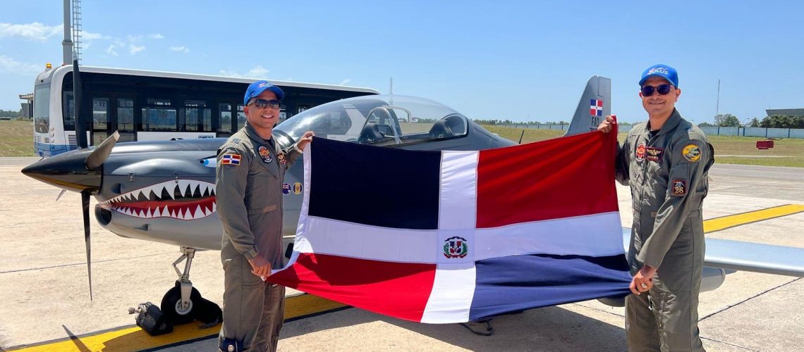 Llega a méxico aeronave tp-75 dulus para participación en famex 2025 1