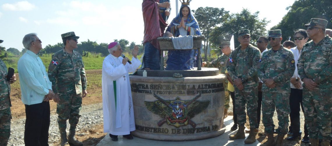 Ministerio de Defensa devela en Dajabón monumento en Homenaje a la “Virgen de la Altagracia” 1