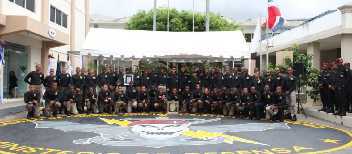 Ministerio-de-Defensa-gradua-a-49-soldados-en-Curso-Operaciones-Tacticas-Especiales-en-Areas-Urbanas-MONTEROS-1