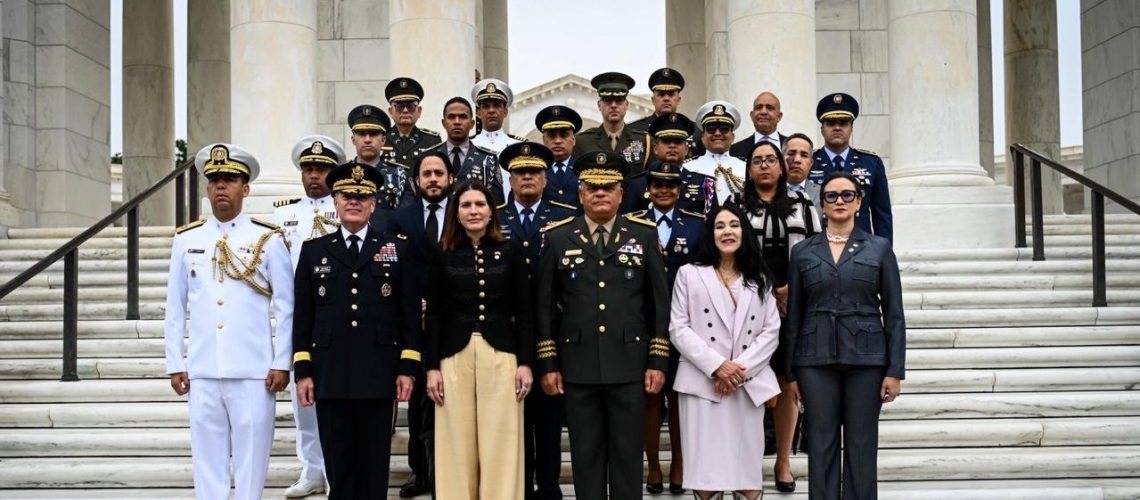 Ministro de Defensa fortalece lazos estratégicos en Washington y recibe importante reconocimiento internacional 3