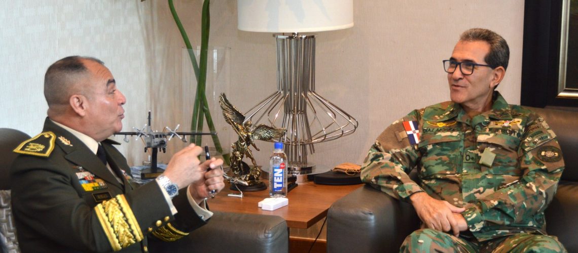 Ministro de Defensa se reúne con Agregado militar de Guatemala en RD