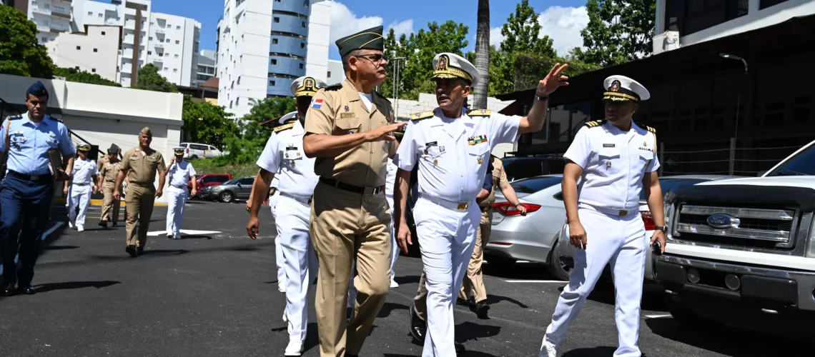 Ministro de Defensa se reúne con autoridades de la DNCD abordan combate al crimen y el narcotráfico