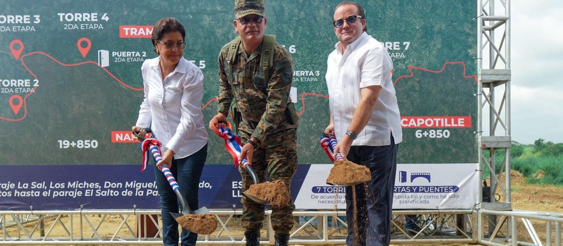 Ministros de la Presidencia y de Defensa dan primer palazo para iniciar segunda fase de la verja perimetral fronteriza en Dajabón 11