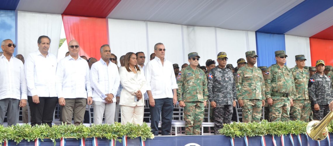 Presidente Luis Abinader encabeza actos homenaje por el 211 aniversario del nacimiento de Duarte 8
