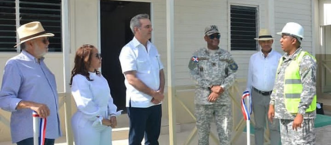 Presidente deja inaugurada edificación de la Armada en la isla Saona 1