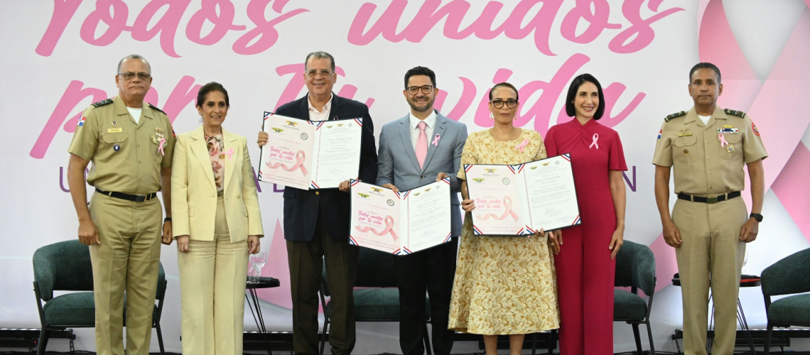 Primera Dama Raquel Arbaje participa en conferencias preventivas del Cáncer de Mama en el MIDE 1